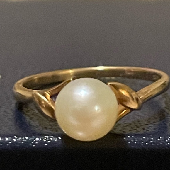 Jewelry - Mikimoto Pearl ring in 14k yellow gold